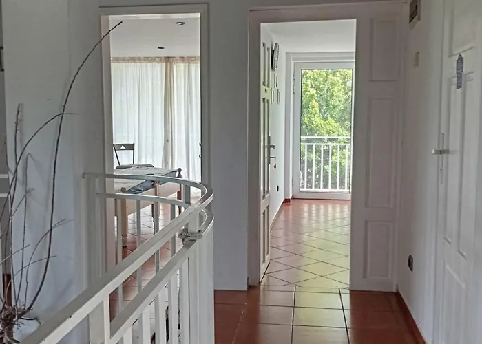Magnet Villa